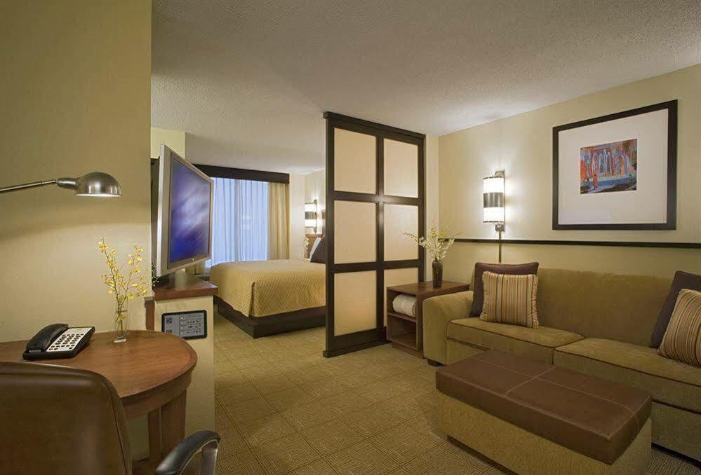 Hyatt Place Atlanta North Point Mall Hotel