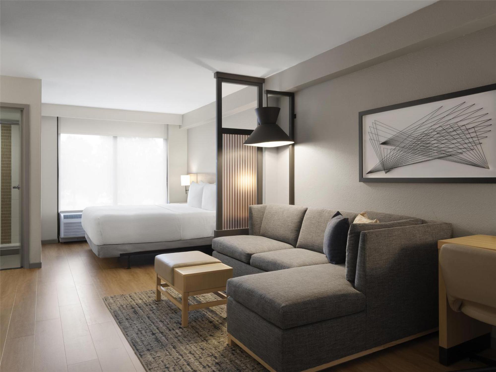Hyatt Place Atlanta North Point Mall Hotel 3*