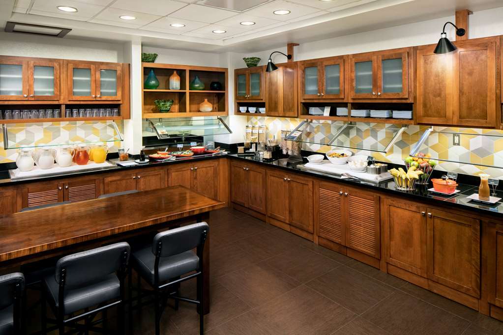 Hotel Hyatt Place Atlanta North Point Mall 3*